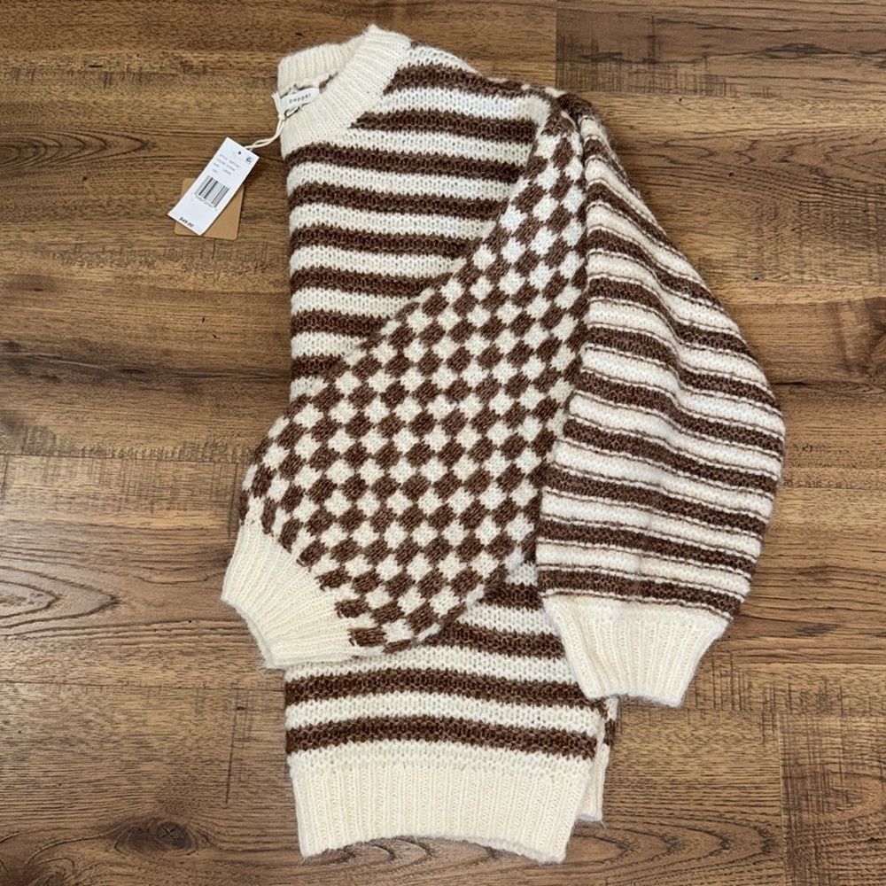 NWT!! BLU PEPPER Brown and Cream Crewneck Sweater with Split Design - Picture 4 of 5